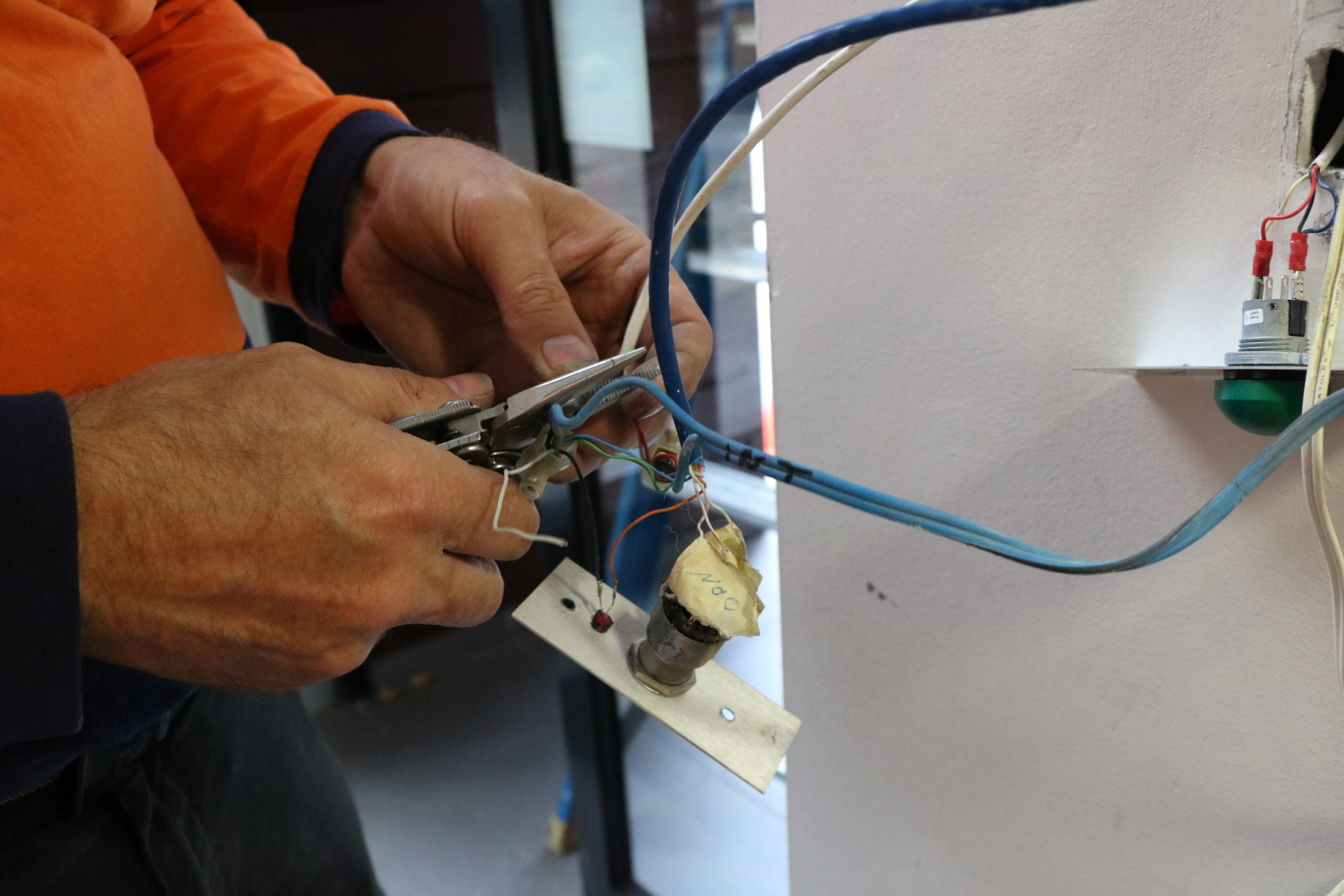 commercial electrical emergency services
